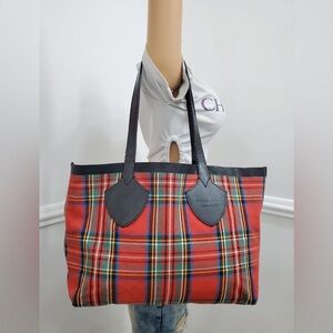 Burberry Giant tote